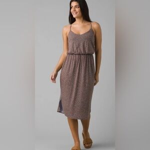 PrAna Ayla dress. NWOT size Medium. Brown with pale blue dots